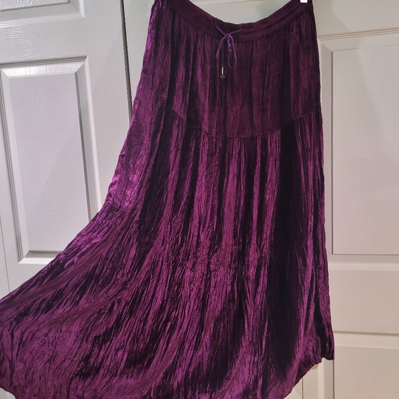 Lotus Dresses & Skirts - Boho velvet tiered maxi skirt